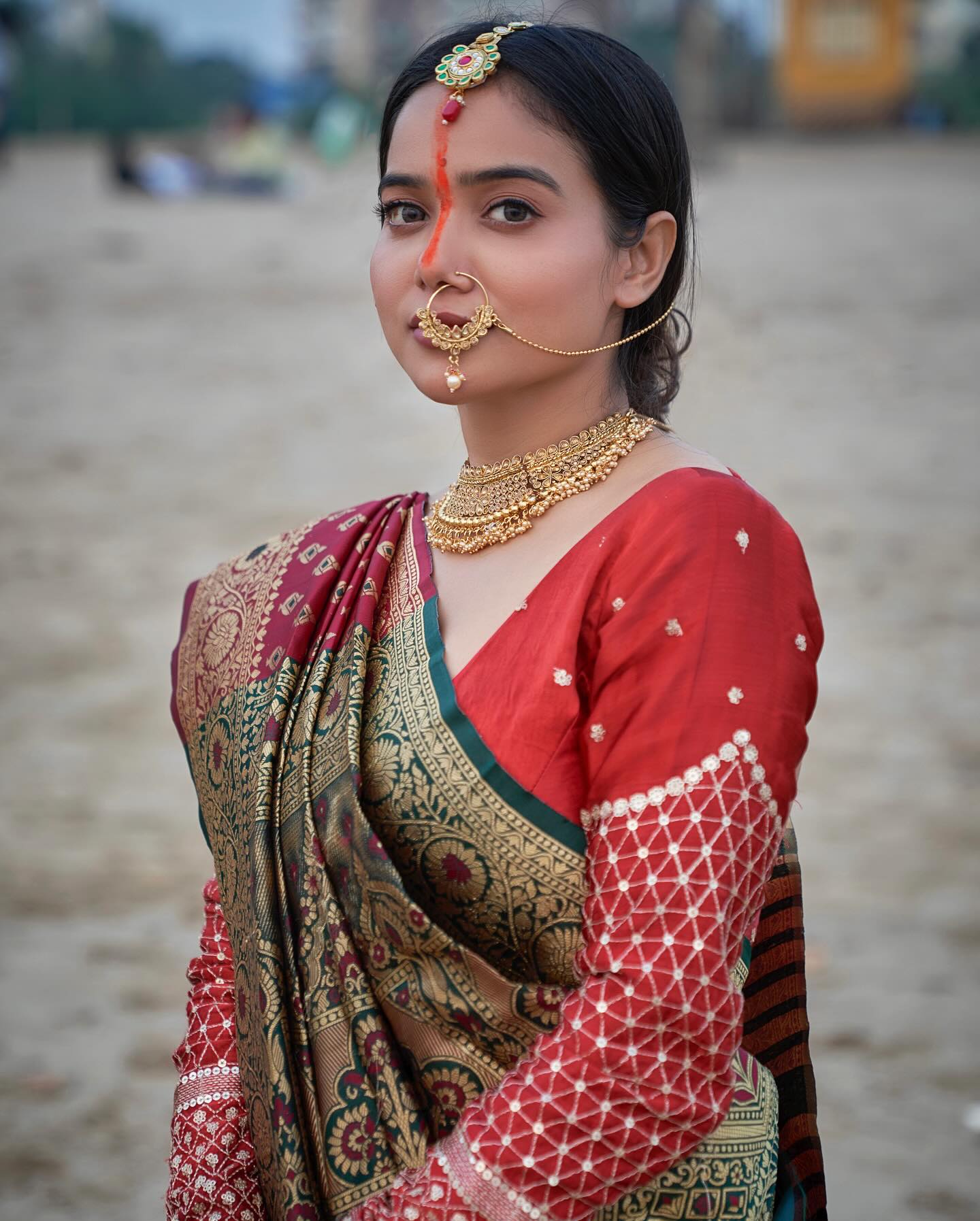 Manisha Rani Decks Up in Traditional Attire for Chhath Puja Celebrations