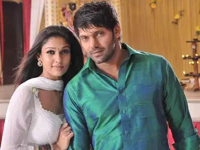 There were rumors about Nayanthara dating actor Arya after their onscreen chemistry in films.