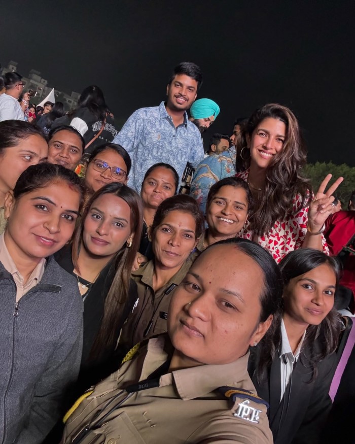 इन तस्वीरों के शेयर करने के साथ ही निमरत कौर कैप्शन में लिखती हैं- होना नी मैं रिकवर...अब तक का बेस्ट प्रोग्राम