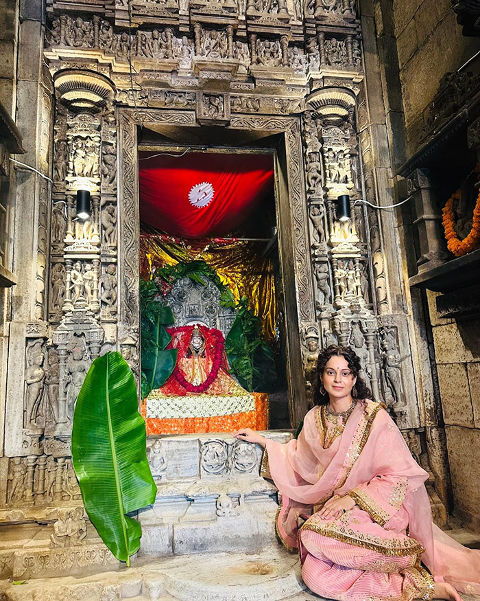 कंगना रनौत को बॉलीवुड की कंट्रोवर्शियल क्वीन कहा जाता है और आपको बता दें कि एक वक्त था जब उनका नाम ऋतिक रोशन के साथ में जुड़ा था