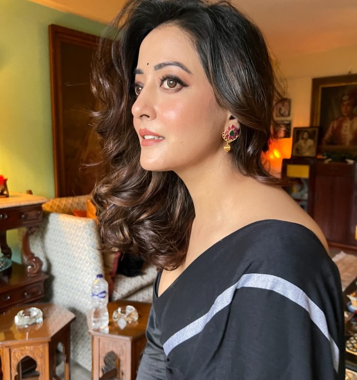 जानकारी के लिए आपको बता दें कि हाल ही में ही ई-टाइम्स के साथ में बातचीत के दौरान रायमा सेन ने अपनी स्ट्रगल स्टोरी और दादी से कंपैरिजन को लेकर बात की।