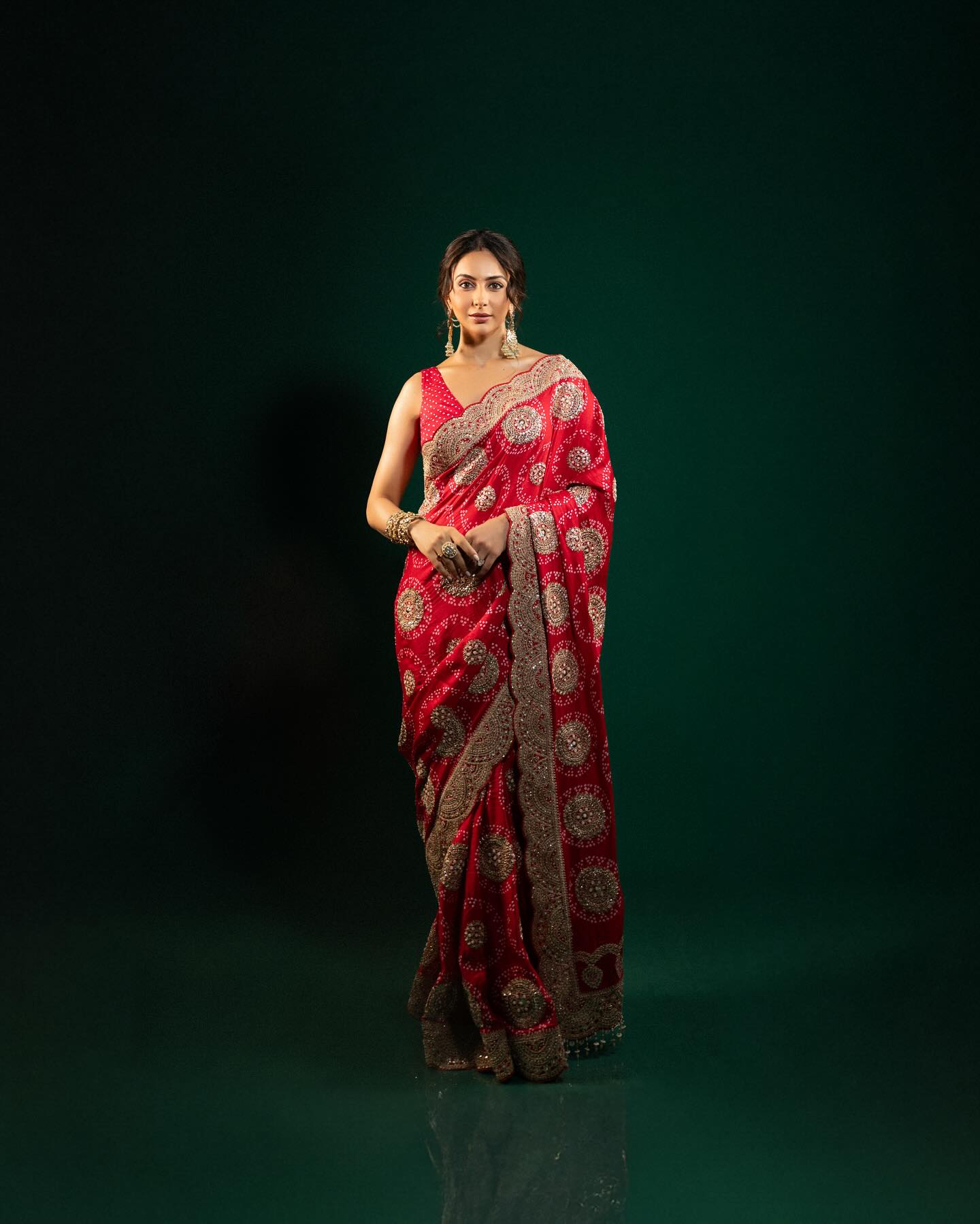 Rakul Preet Singh's Stunning Red Saree Ensemble for Diwali Festival
