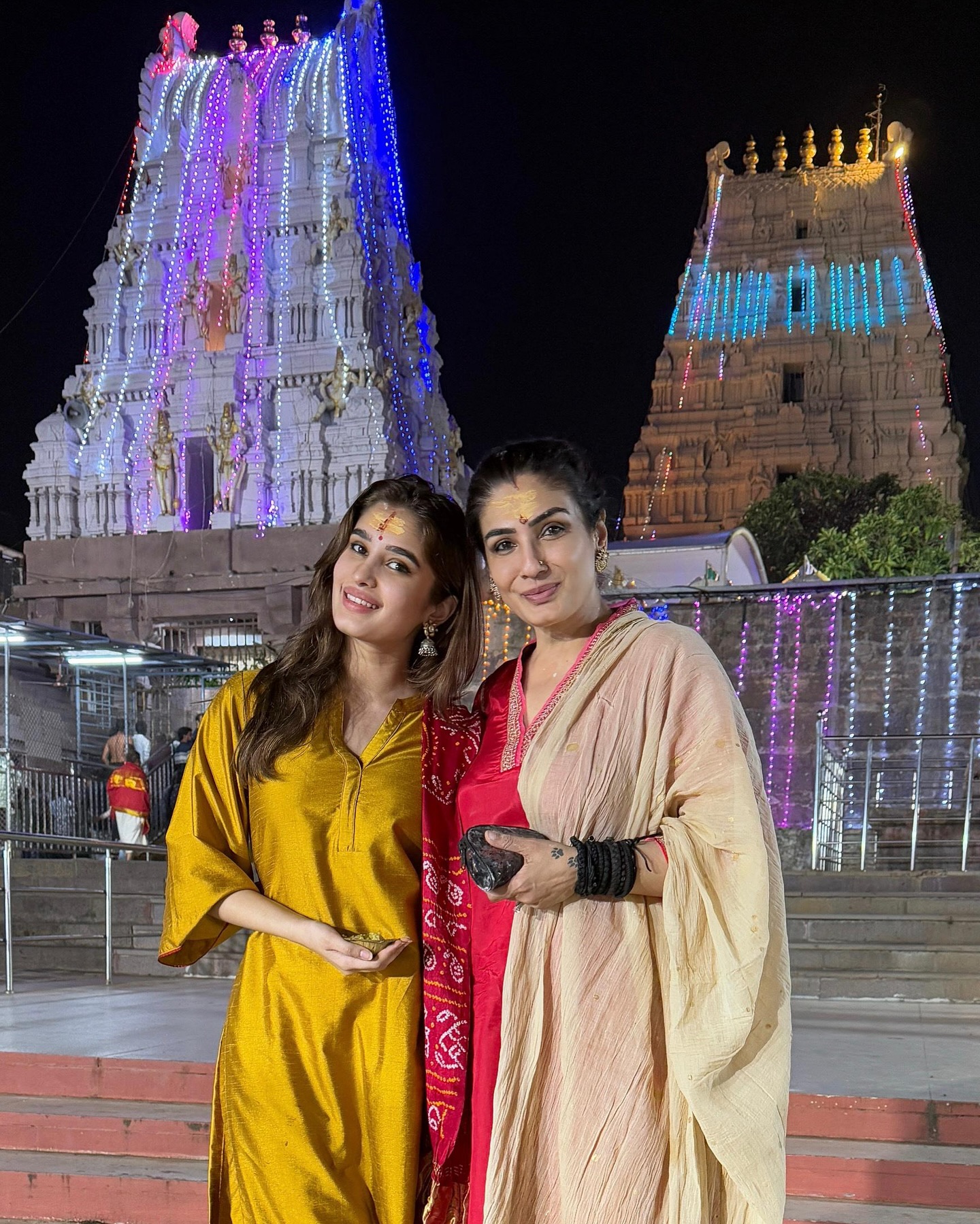 Raveena Tandon And Rasha Thadani Seek Blessings At Mallikarjuna Jyotirlinga