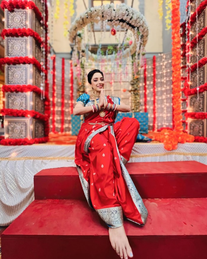 ईशा ने दावा किया की रूपाली गांगुली, अश्विन से काफी ज्यादा ऑब्जेक्ट हो गई थी और अनुपमा शो में जो काम काव्या ने किया था वह असल जिंदगी में रूपाली ने किया है