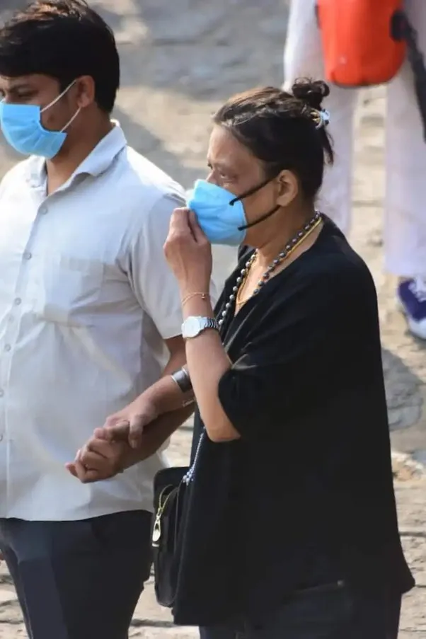 Shah Rukh Khan's Family Mystery: The Real Story Behind His Eldest Sister Living With Him