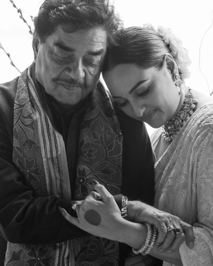 सोनाक्षी सिन्हा ने कपिल शर्मा से अपने पति जहीर इकबाल को भी मिलवाया और कहा कि भैया मीट मी सैया