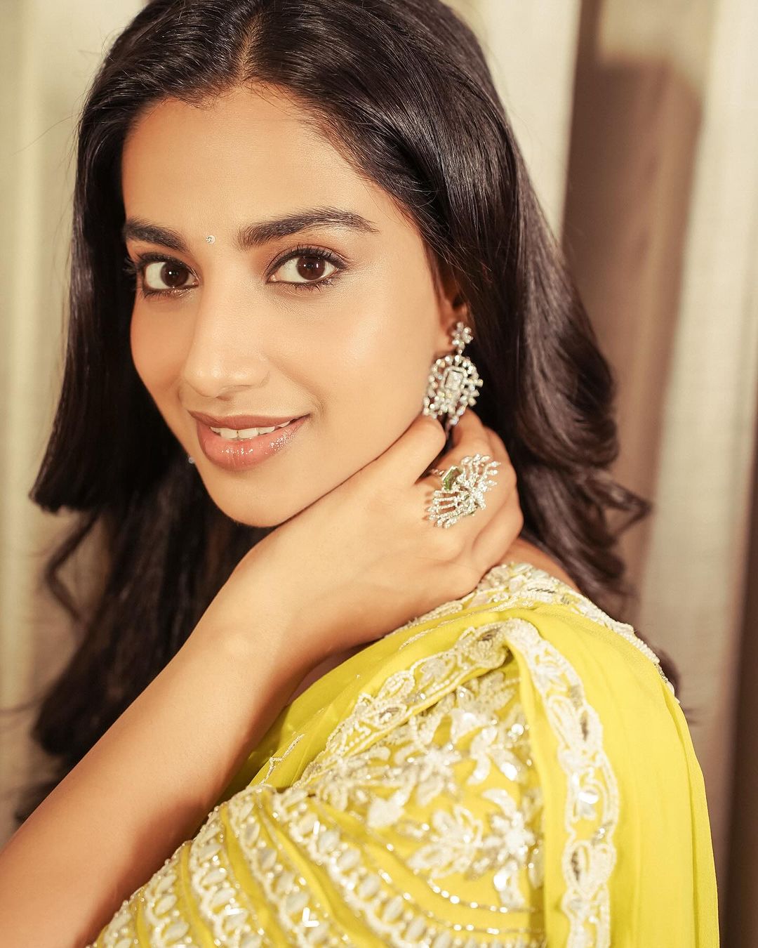 Meenakshi Chaudhary hot photos