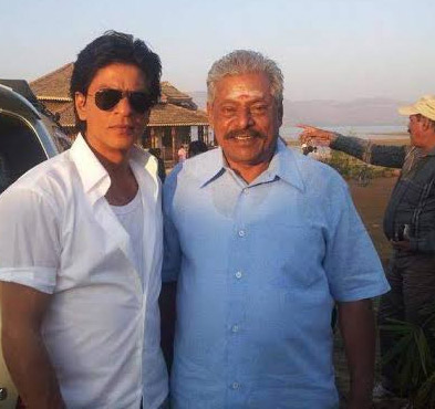 Delhi Ganesh with Shahrukh Khan on the set of 
