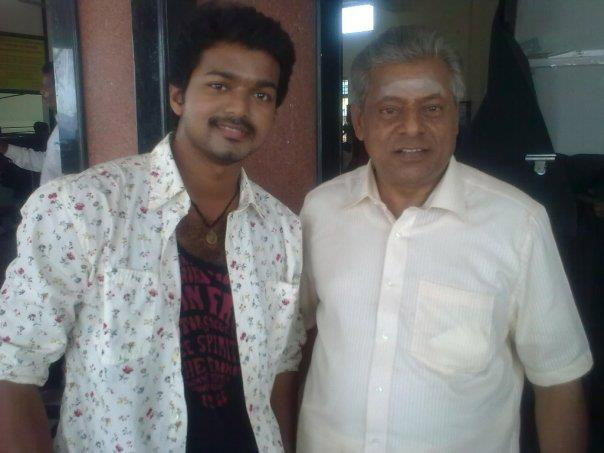 Delhi Ganesh alongside Thalapathy Vijay