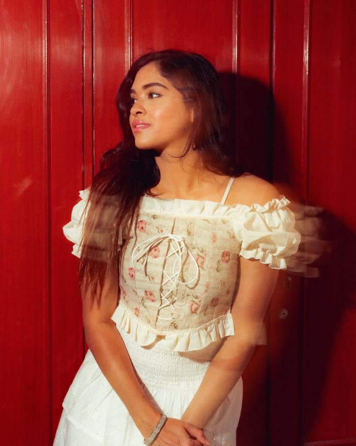 Biography: She is a Tamil actress and model known for her work in the Tamil film industry.