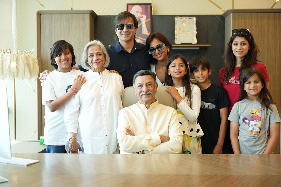 Vivek Oberoi's Latest ₹12.25 Cr Swanky Rolls Royce Cullinan Makes Headlines, More About His Lavish Houses, Networth & Business Venture