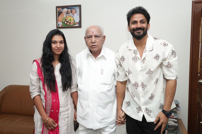 Actor Dhananjay invites cm Siddaramaiah and Ex Cm yediyurappa for his wedding
