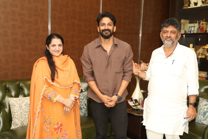 Actor Dhananjay Now Invites Dcm Dk shivakumar and dk suresh to his Wedding