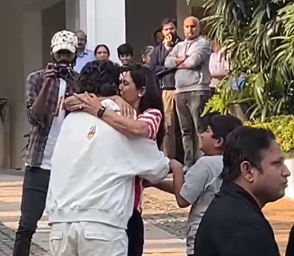 Allu Arjun is back home, reunited with his loved ones, see pics