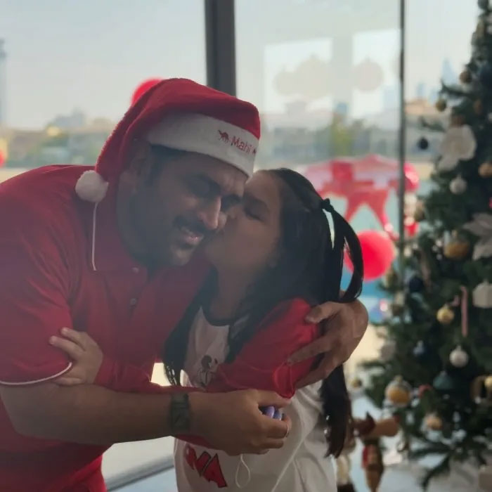 MS Dhoni Celebrates Christmas Festival