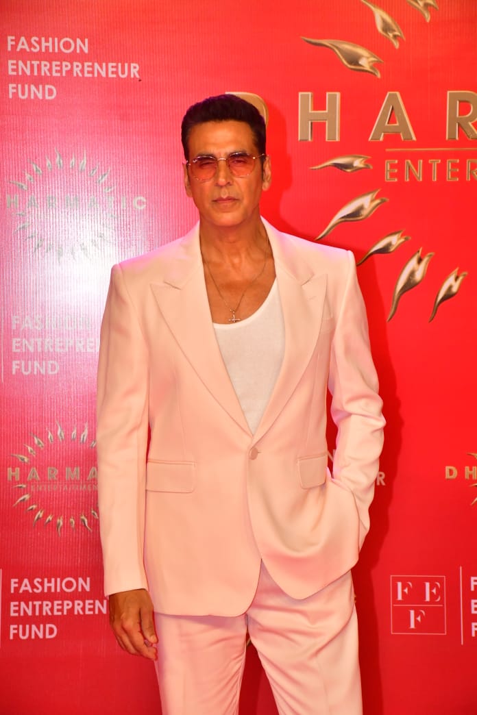 Janhvi, Malaika, Rakul & Akshay Kumar Shine At Fashion Entrepreneur Fund X Dharmatic Entertainment Show