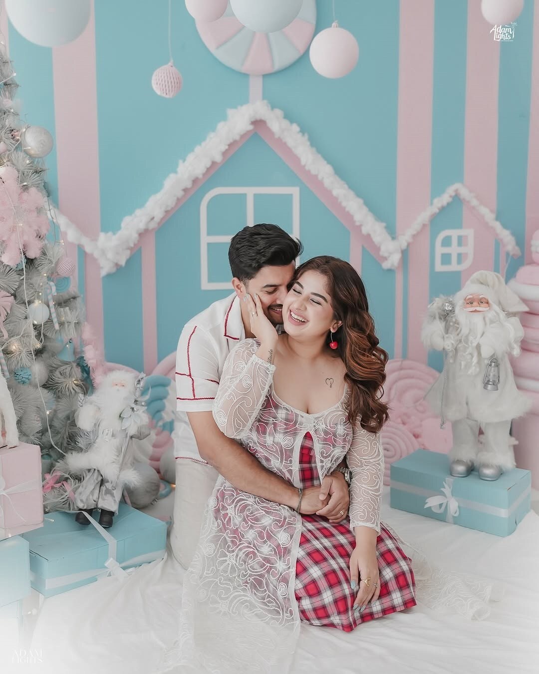 Jeeva Joseph And Aparna Thomas Shared Their Christmas Special Romantic Photoshoot