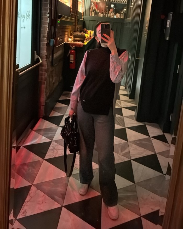 Karishma joined her cousin Ranbir Kapoor and his wife Alia Bhatt for a memorable family trip, capturing several fun moments together.