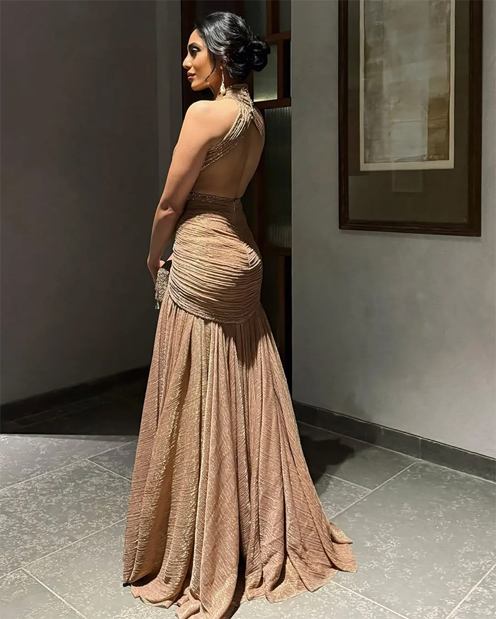 Naga Chaitanya's wife, Sobhita Dhulipala, channels retro glam at their post-wedding cocktail party.