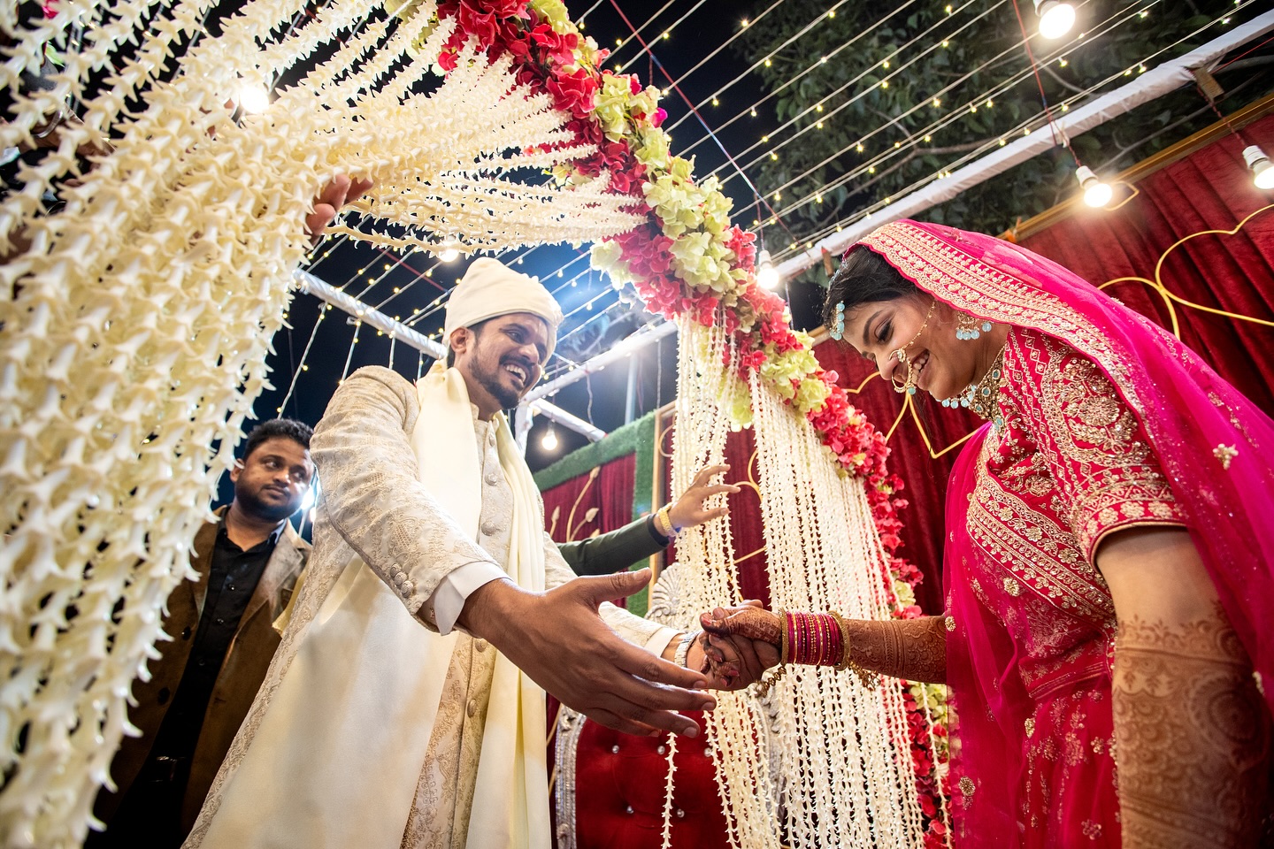 Panchayat Fame Aasif Khan Marries Zeba in Traditional Muslim Wedding; See Photos