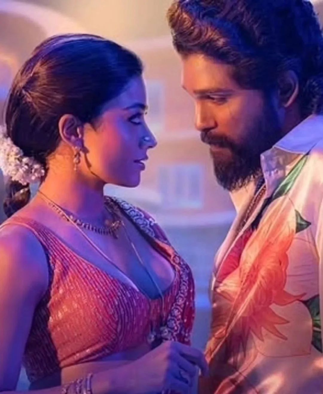 Romantic Stills From Peelings In Pushpa 2: The Rule