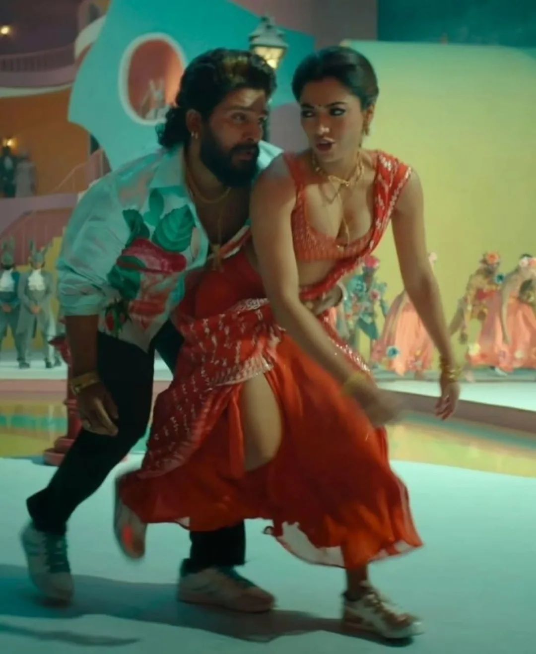 Romantic Stills From Peelings In Pushpa 2: The Rule