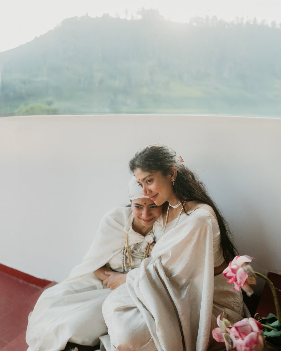 Sai Pallavi Shares Heartwarming Pics From Sister Pooja Kannan's Wedding