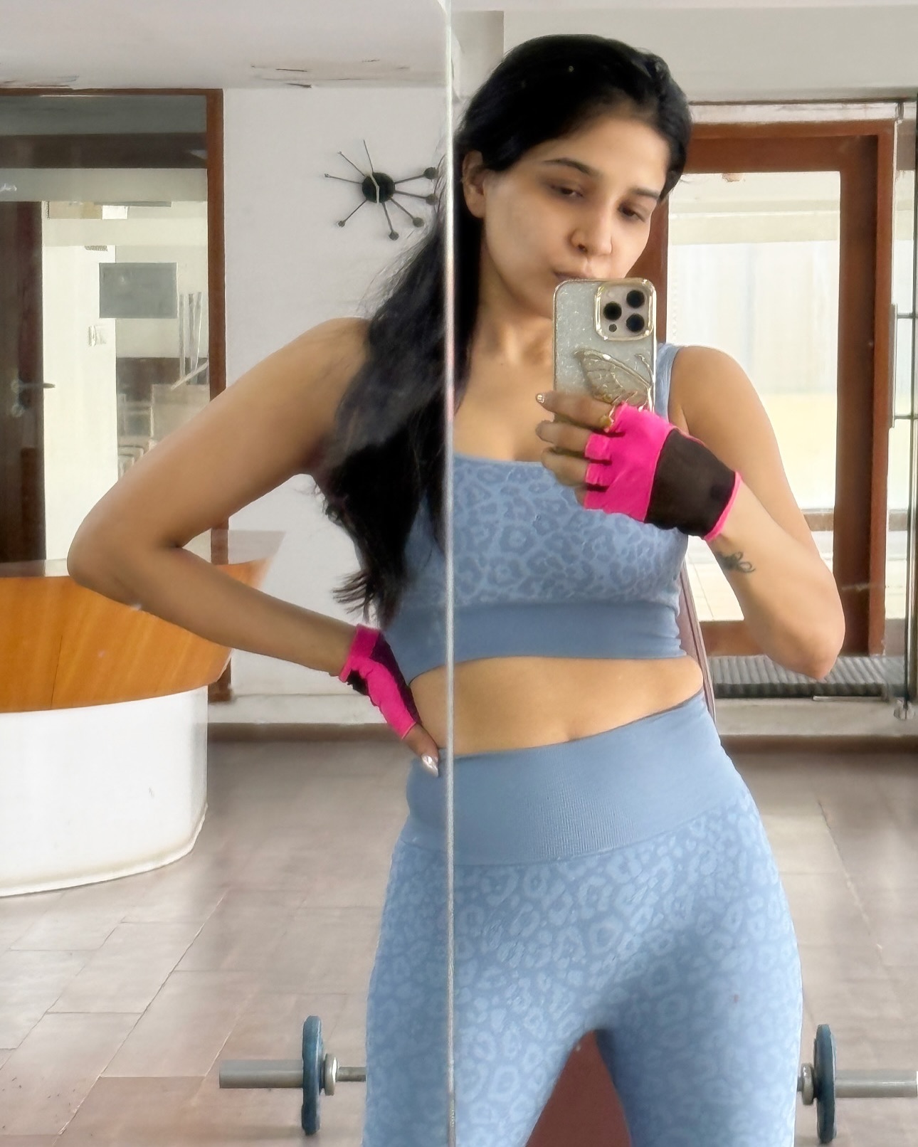 Sakshi Agarwal's Viral Workout Selfies Inspire Fitness Enthusiasts