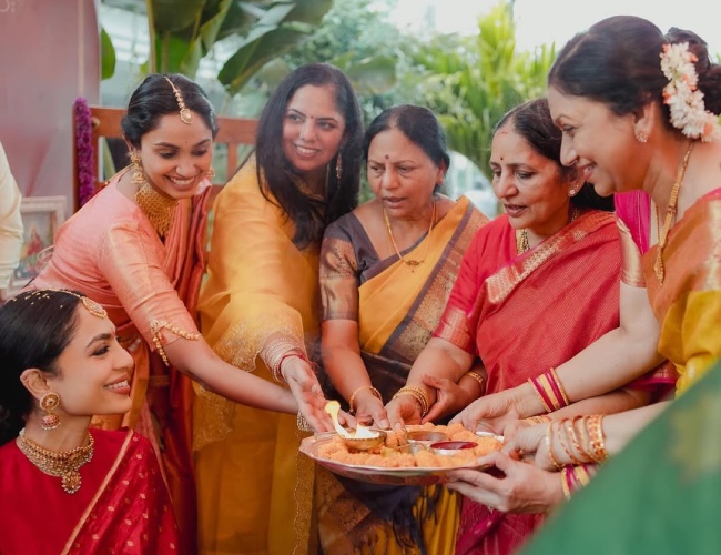 Sobhita Dhulipala bridal look in redsaree goes viral
