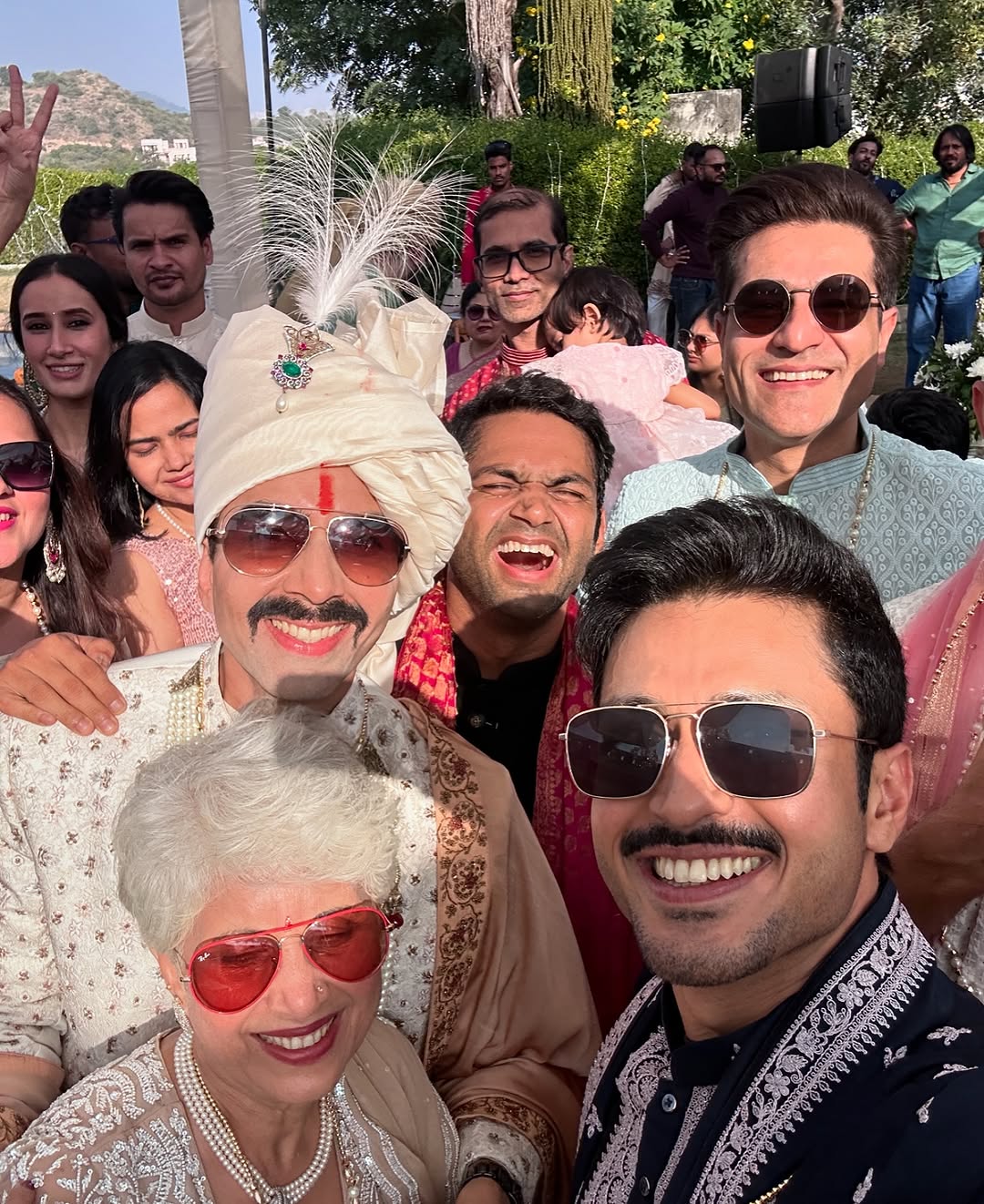 TVF Star Naveen Kasturia Marries Girlfriend Shubhanjali Sharma, Writes 
