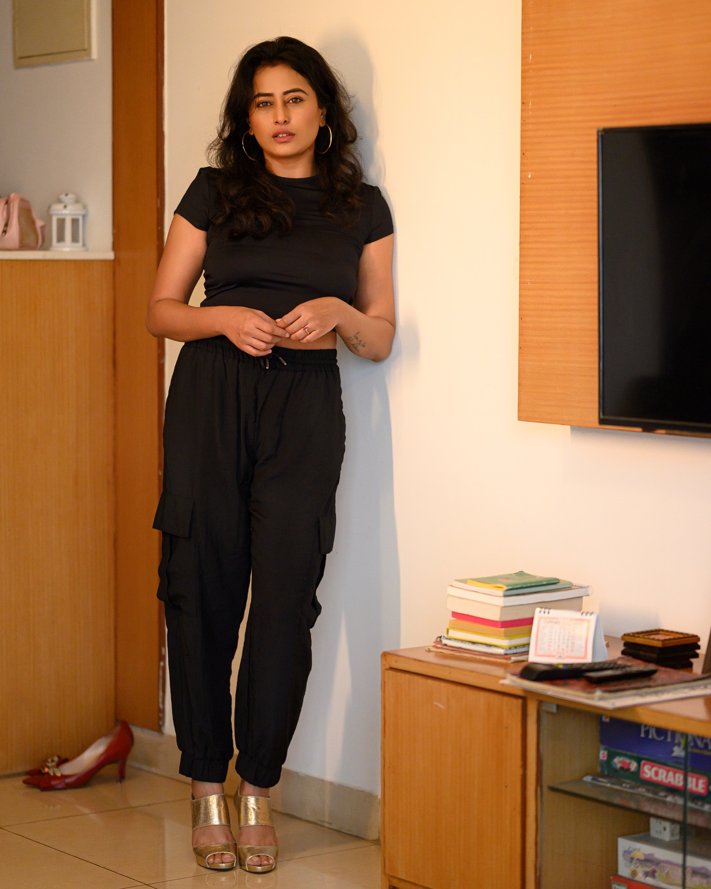 Nidhi Subbaiah flaunts her casual look