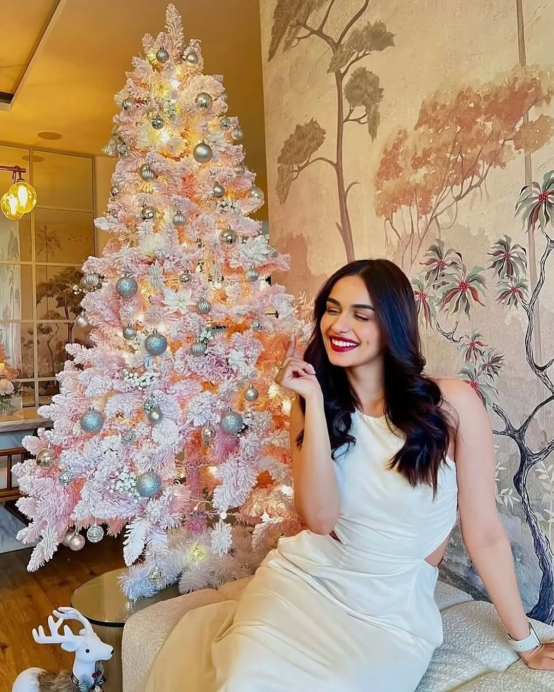 Viral Christmas 2024: Bollywood Celebrities' Festive Celebrations That Everyone’s Talking About