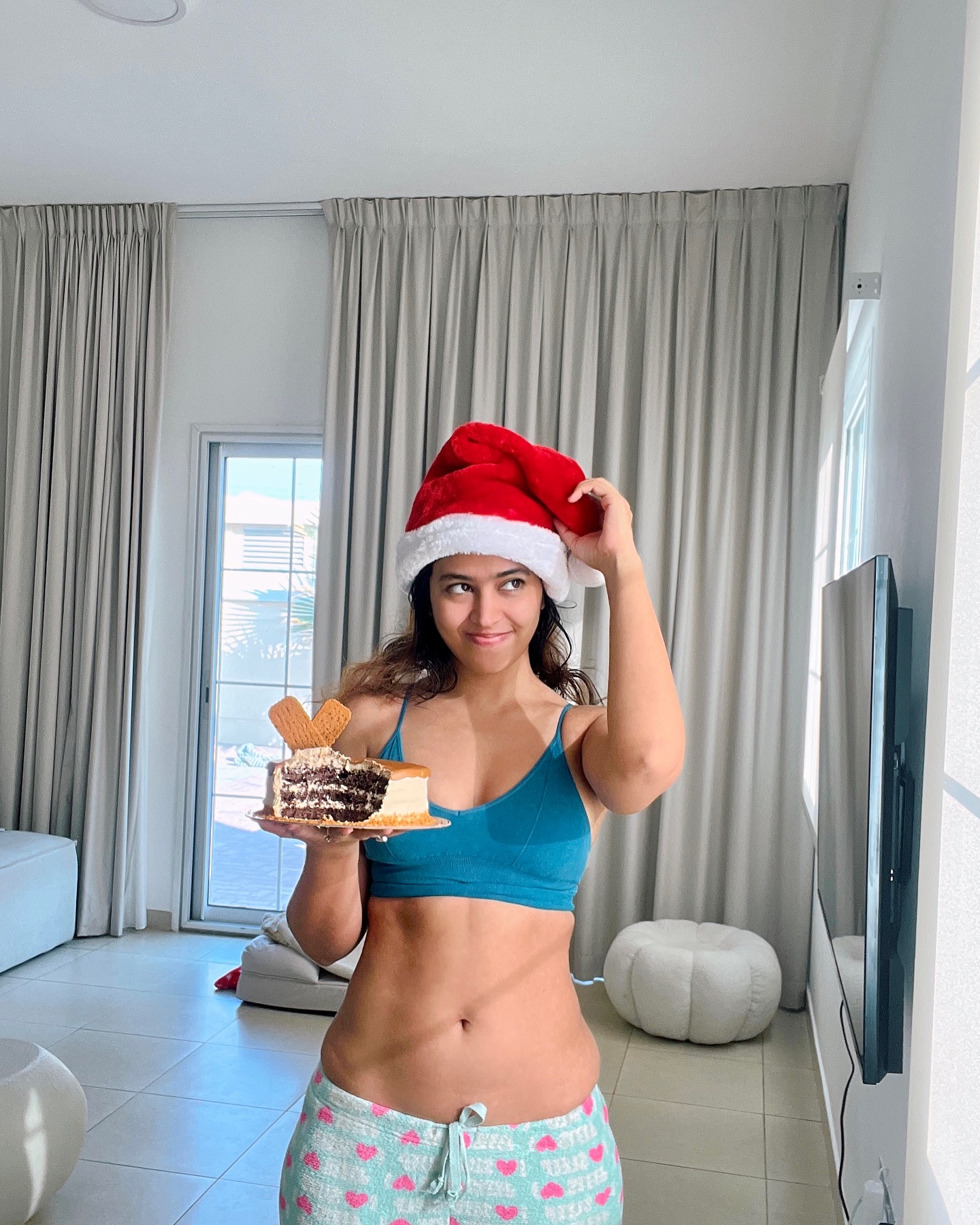 Young Actress Shobhita Rana's Hot Photos from palm beach, duabi