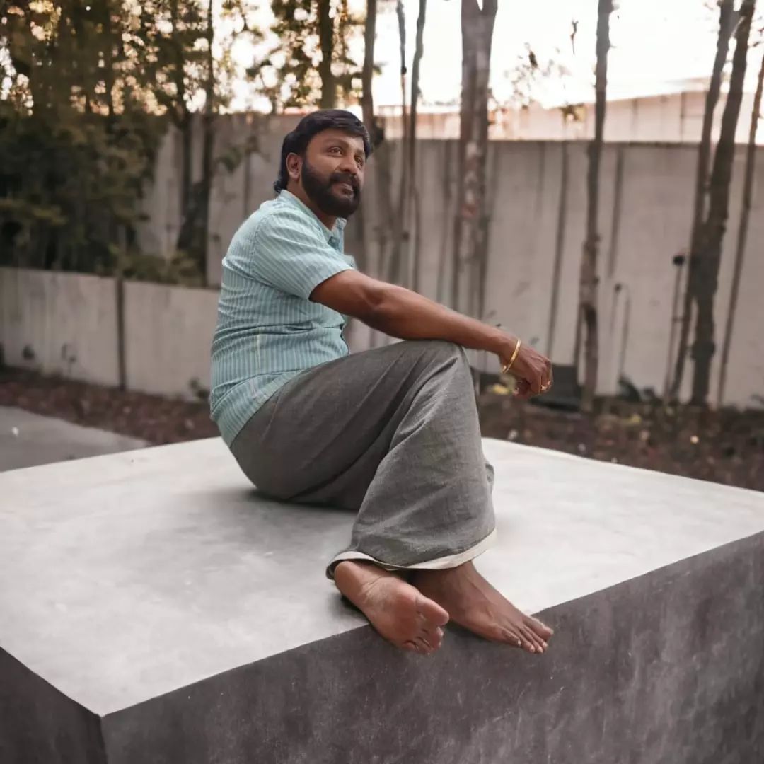 He underwent surgery and was admitted to the ICU due to liver damage, highlighting the severity of his illness.