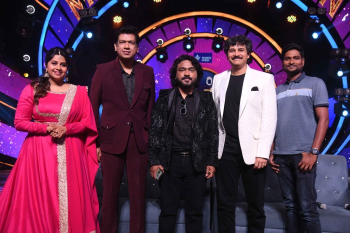 Zee Kannada Saregamapa new season Rajesh Krishnan joined as guest with Arjun Janya and Vijay Prakash