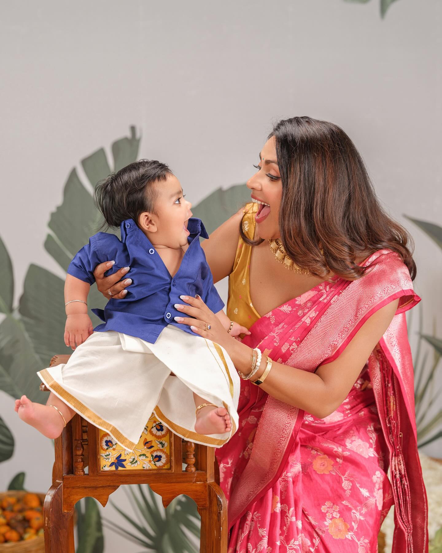 Amala Paul's Pongal special Photoshoot with son Ilai.
