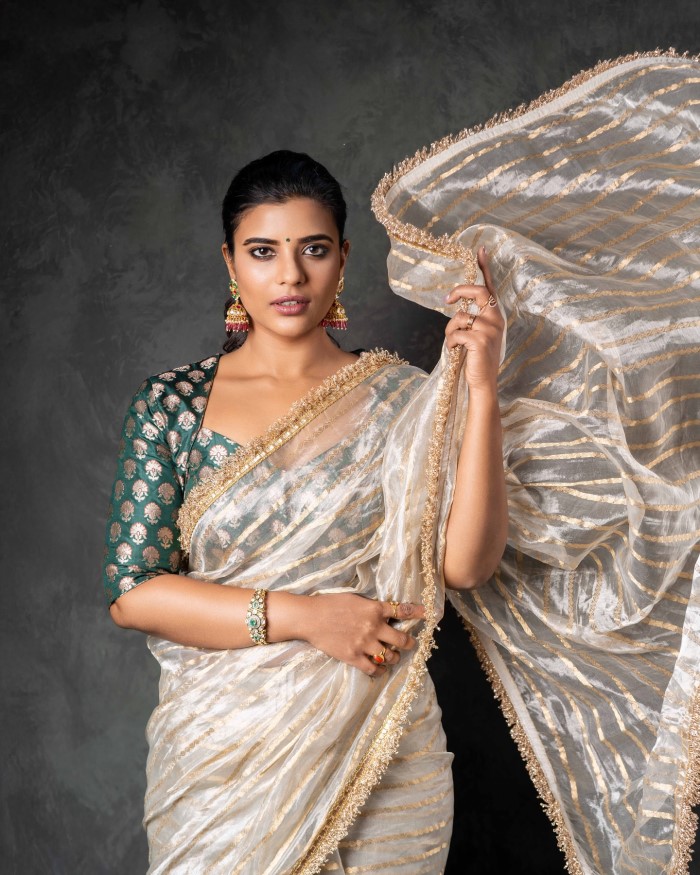 Aishwarya Rajesh's Stunning Saree Photoshoot: A Blend of Elegance And Grace
