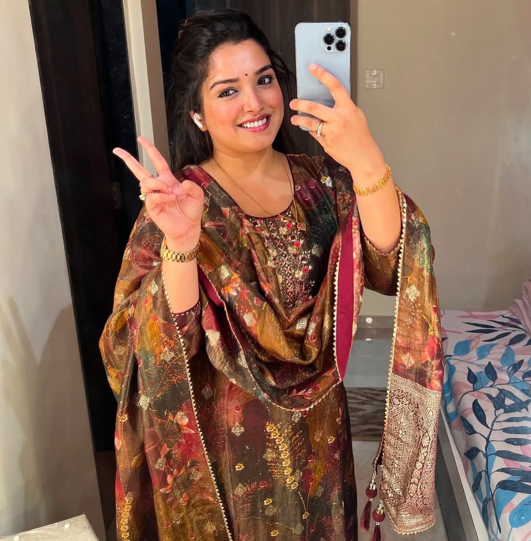 Bhojpuri Actress Amrapali Dubey: Biography, Age, Famous Movies, Photos And More