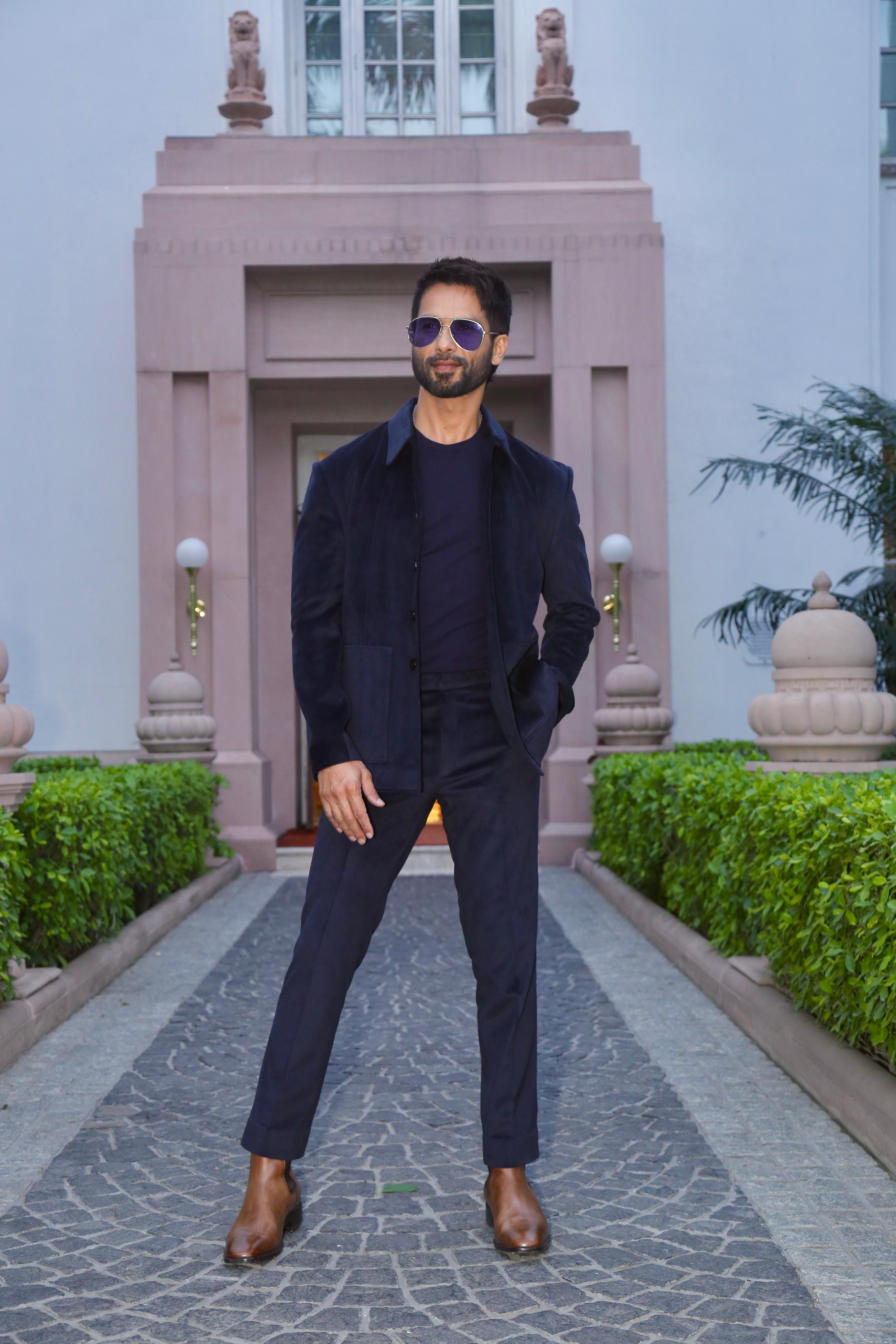 Candid Moments Of Pooja Hegde And Shahid Kapoor Promoting 
