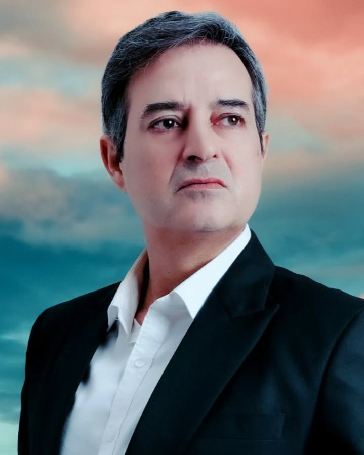 Rajesh Jais as Bank Manager: Another supporting role in the movie.