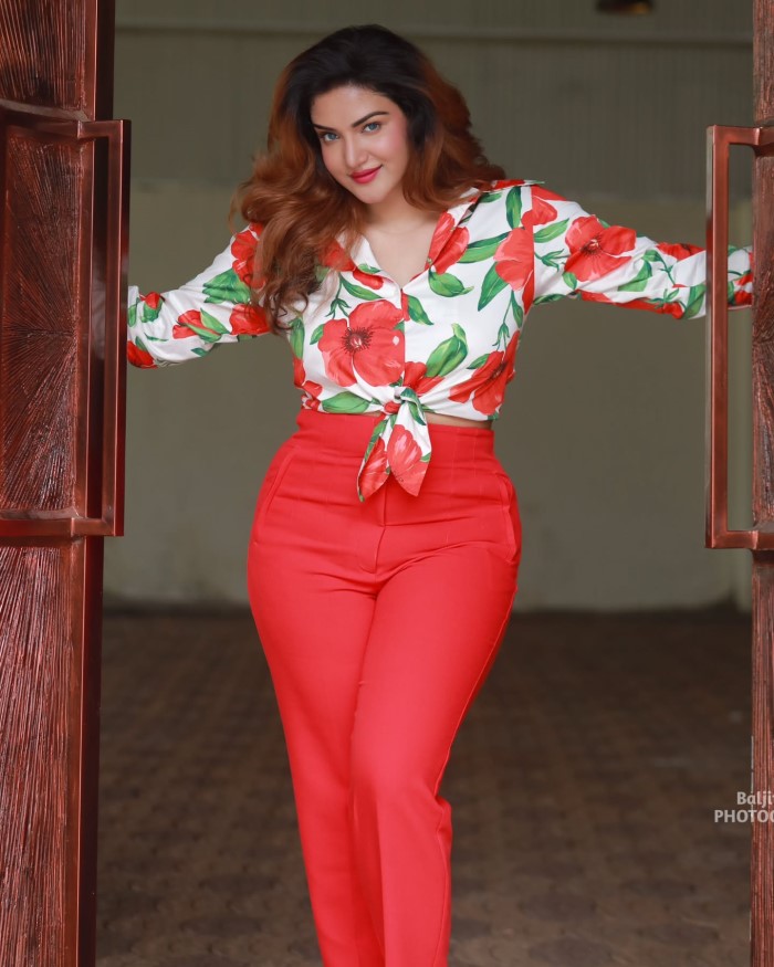 Check out latest insta photos of actress Honey Rose