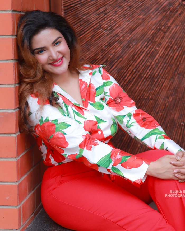 Check out latest insta photos of actress Honey Rose