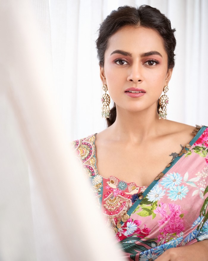 Shraddha Srinath traditional Saree Look