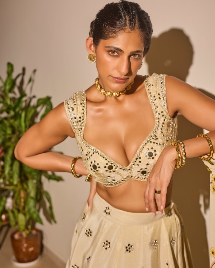 Kubbra Sait once revealed that she had a one night stand with a friend and she became pregnant