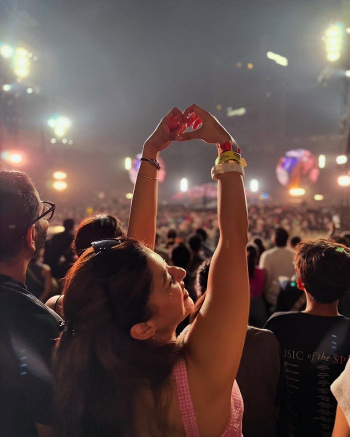 Mehreen Pirzada's Unforgettable Moments At The Coldplay Concert
