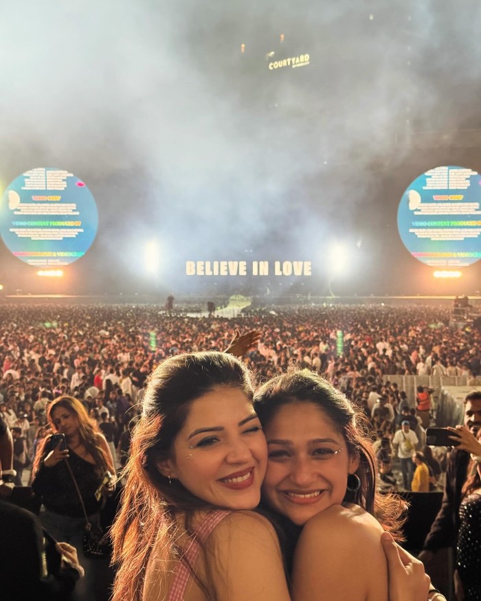 Mehreen Pirzada's Unforgettable Moments At The Coldplay Concert