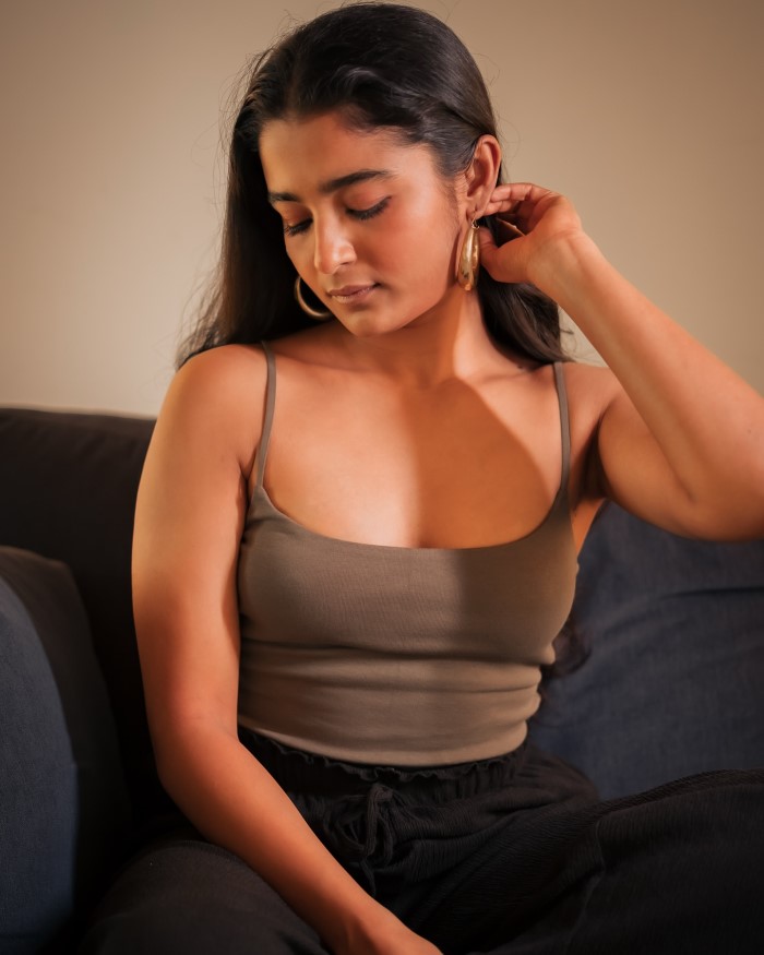 Chaithra Achar glamorous pictures from her latest photosho