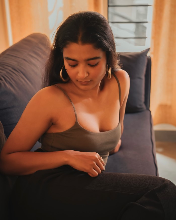Chaithra Achar glamorous pictures from her latest photosho