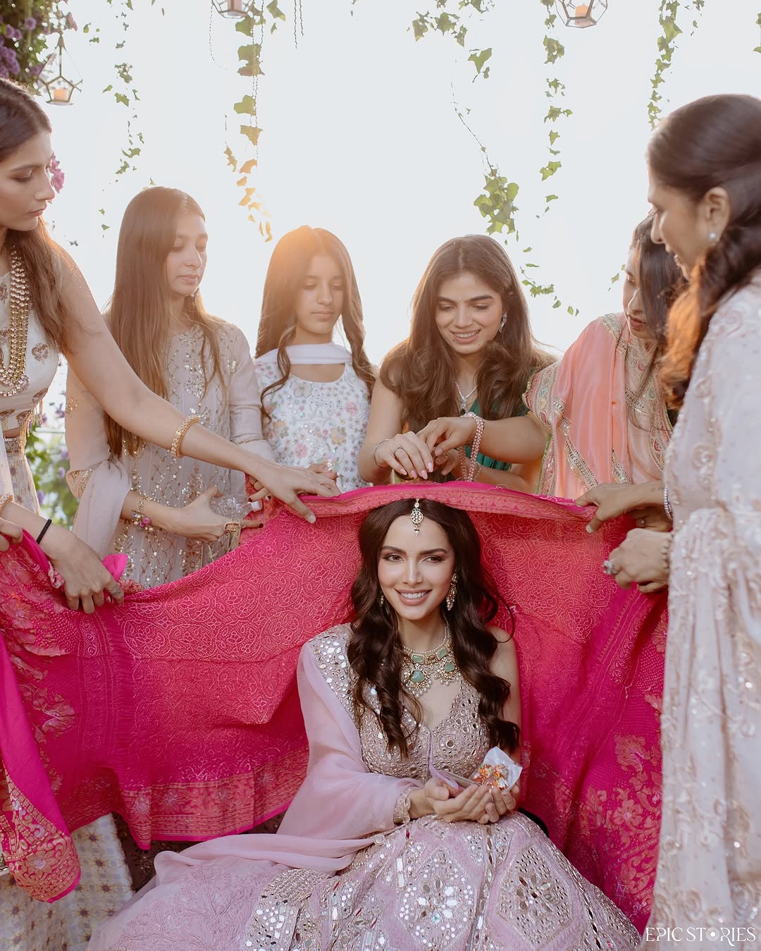 Shazahn Padamsee Set to Tie the Knot After Dreamy Proposal From Ashish Kanakia; See Roka Ceremony Pictures