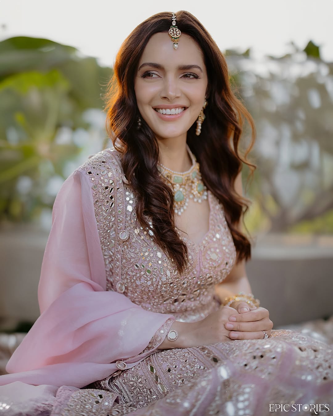 Shazahn Padamsee Set to Tie the Knot After Dreamy Proposal From Ashish Kanakia; See Roka Ceremony Pictures